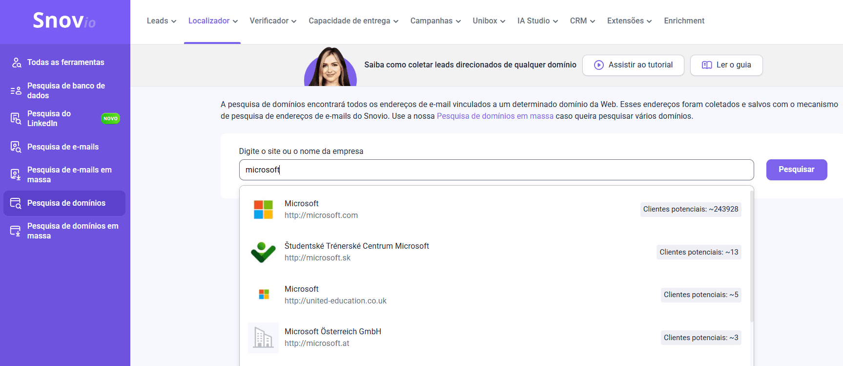 captura de tela mostrando como encontrar clientes potenciais com a pesquisa de domínios da Snov.io